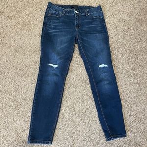 Ripped Dark 6S Skinny Leg Jeans White House Black Market